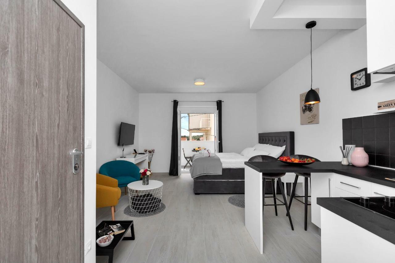 Apartments Morpheus Makarska Esterno foto