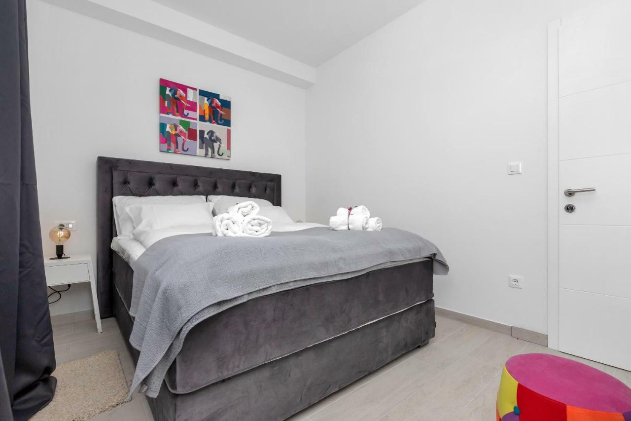 Apartments Morpheus Makarska Esterno foto