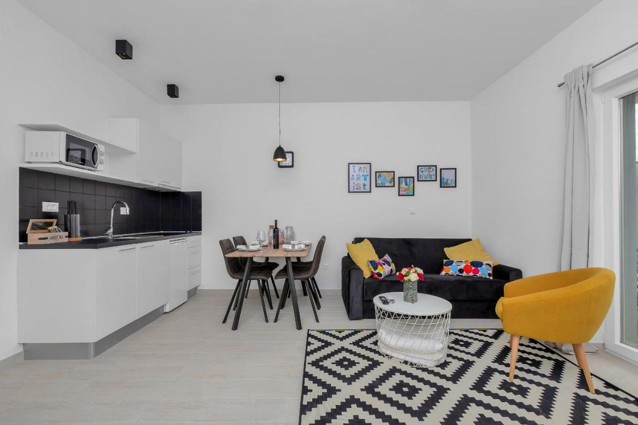 Apartments Morpheus Makarska Esterno foto