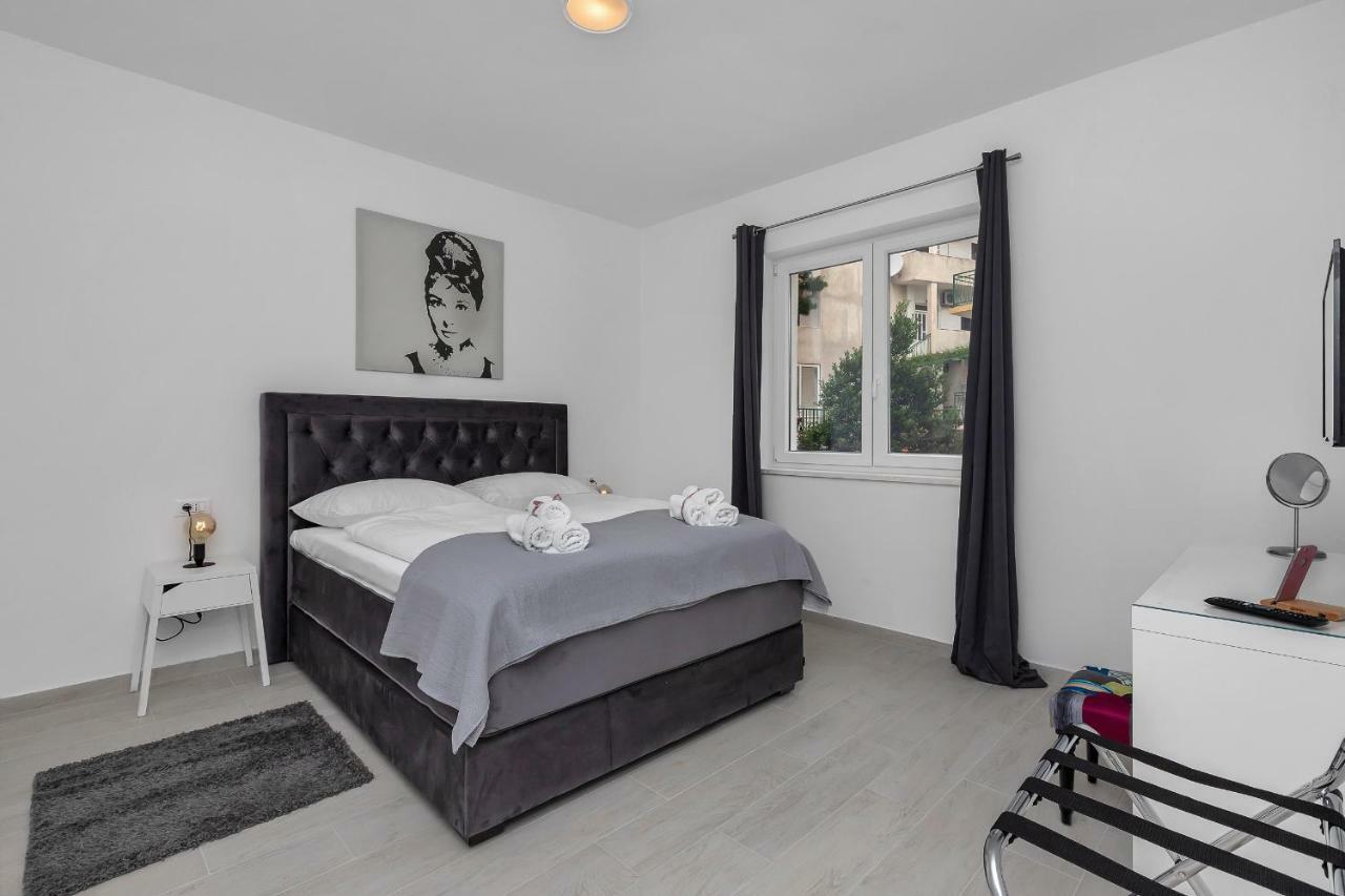 Apartments Morpheus Makarska Esterno foto